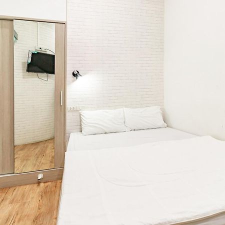 Ze Residence Bang Aor Station Bangkok Bagian luar foto