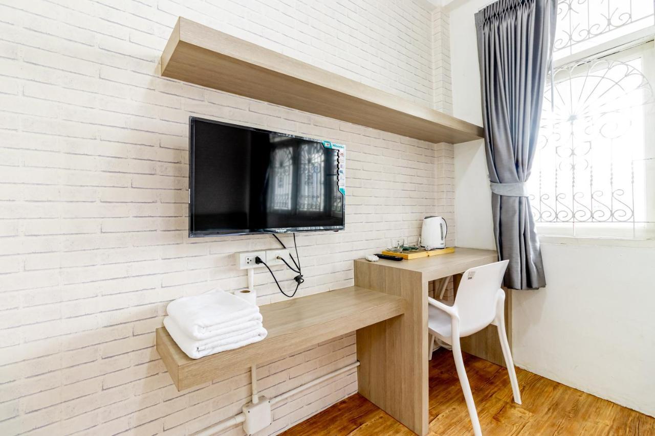 Ze Residence Bang Aor Station Bangkok Bagian luar foto