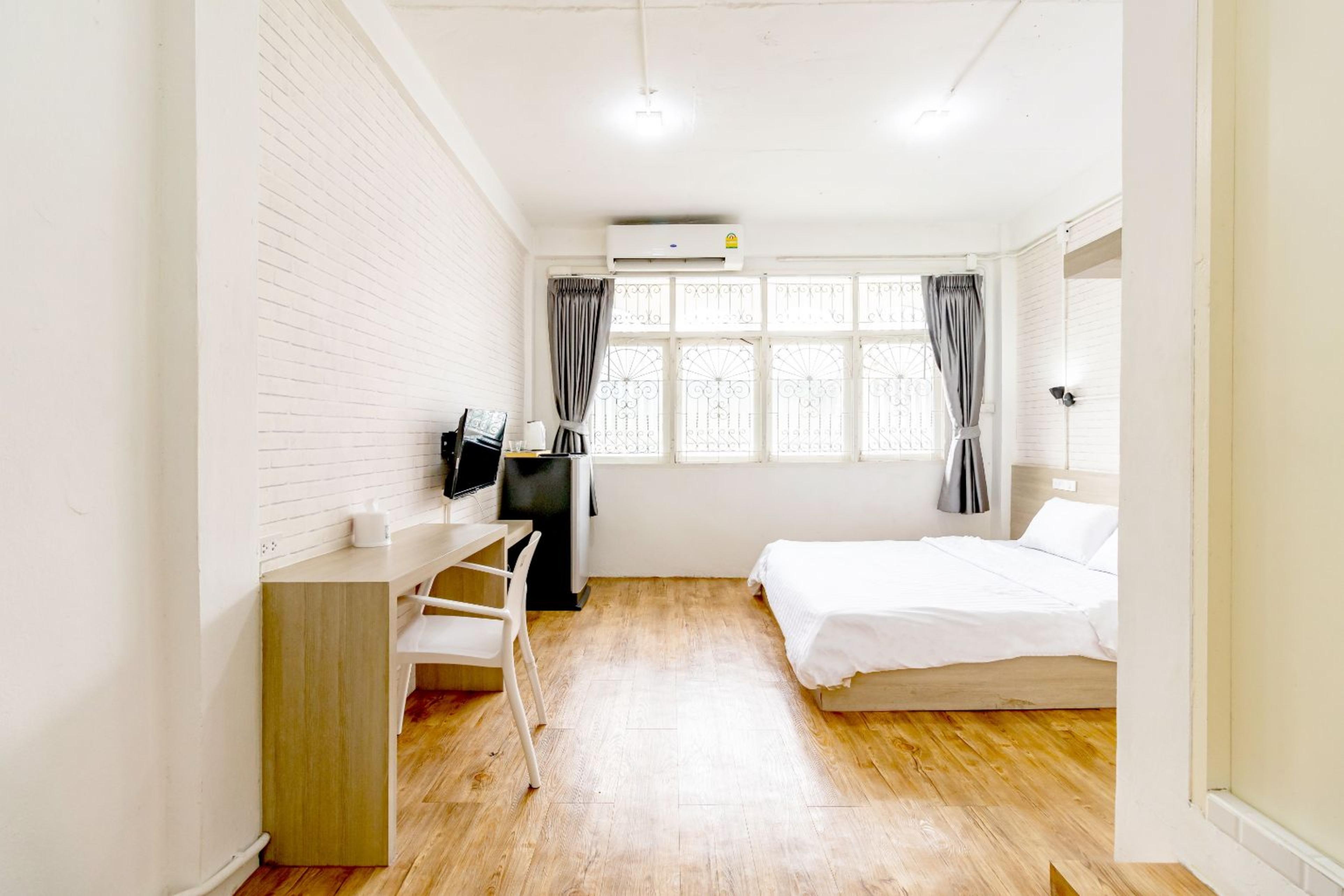 Ze Residence Bang Aor Station Bangkok Bagian luar foto