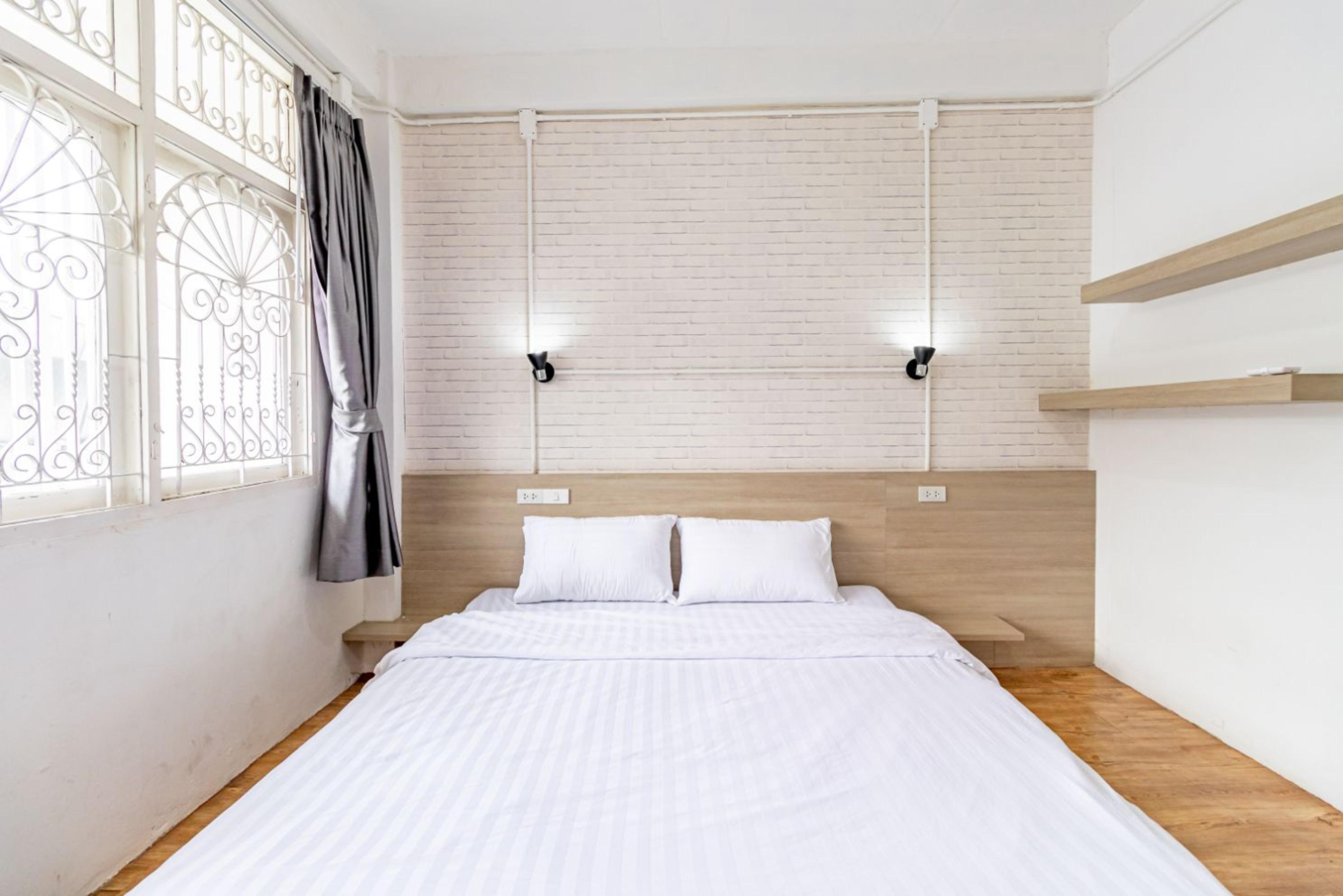 Ze Residence Bang Aor Station Bangkok Bagian luar foto