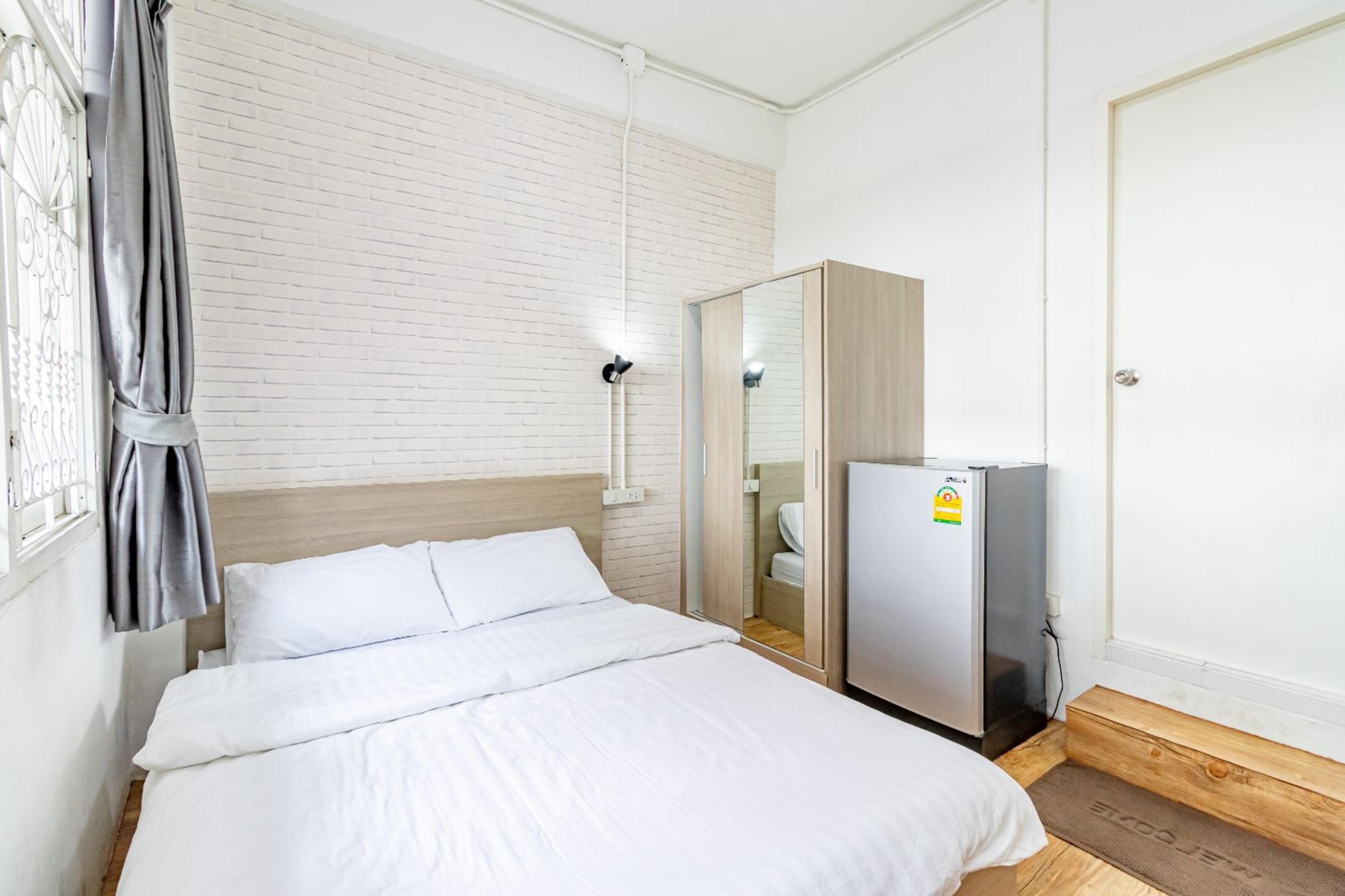 Ze Residence Bang Aor Station Bangkok Bagian luar foto