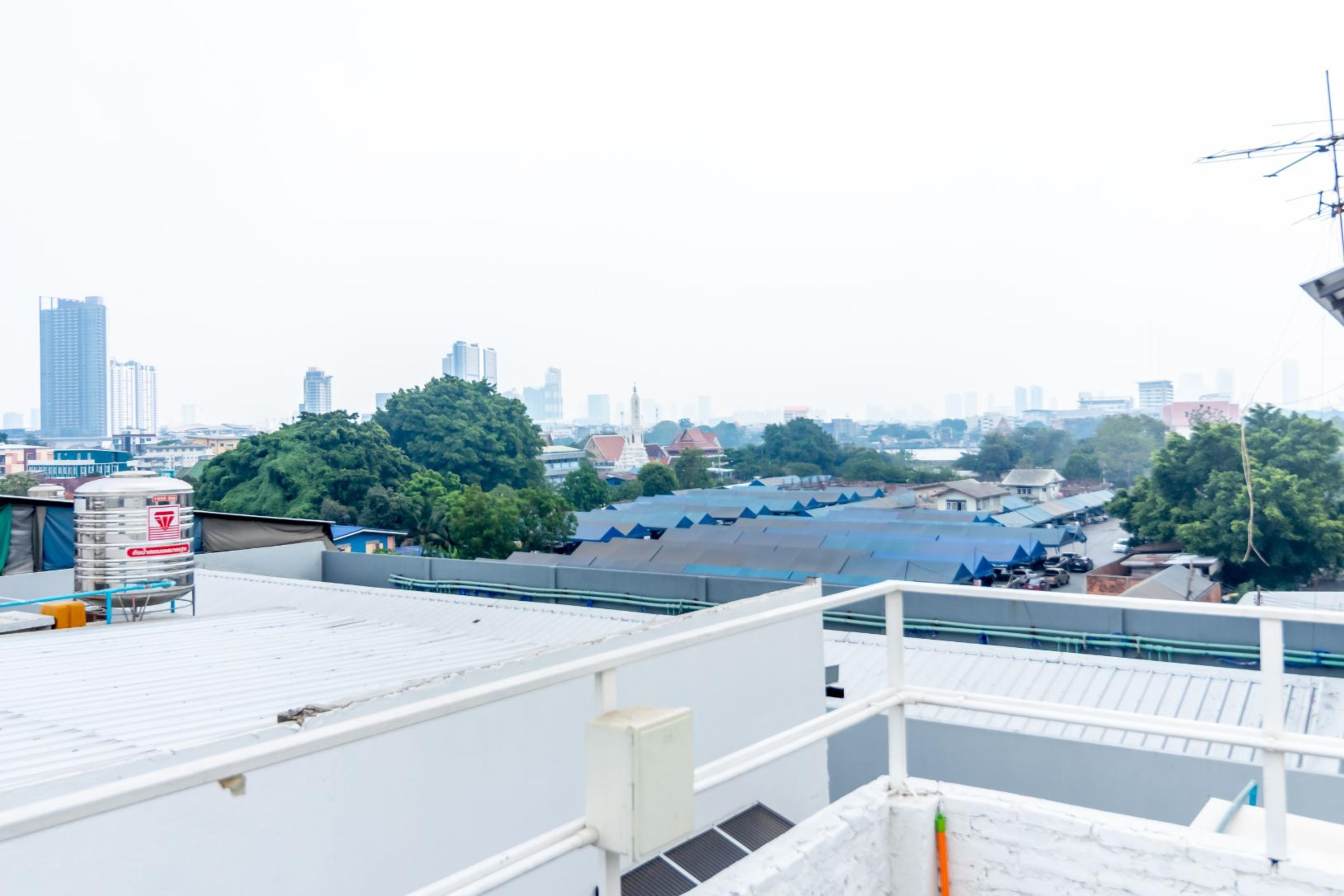 Ze Residence Bang Aor Station Bangkok Bagian luar foto